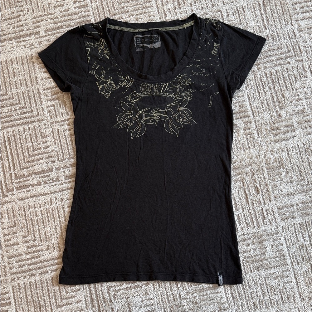 Vintage Y2K Oakley Floral Black Cap Sleeve Long Baby Tee
